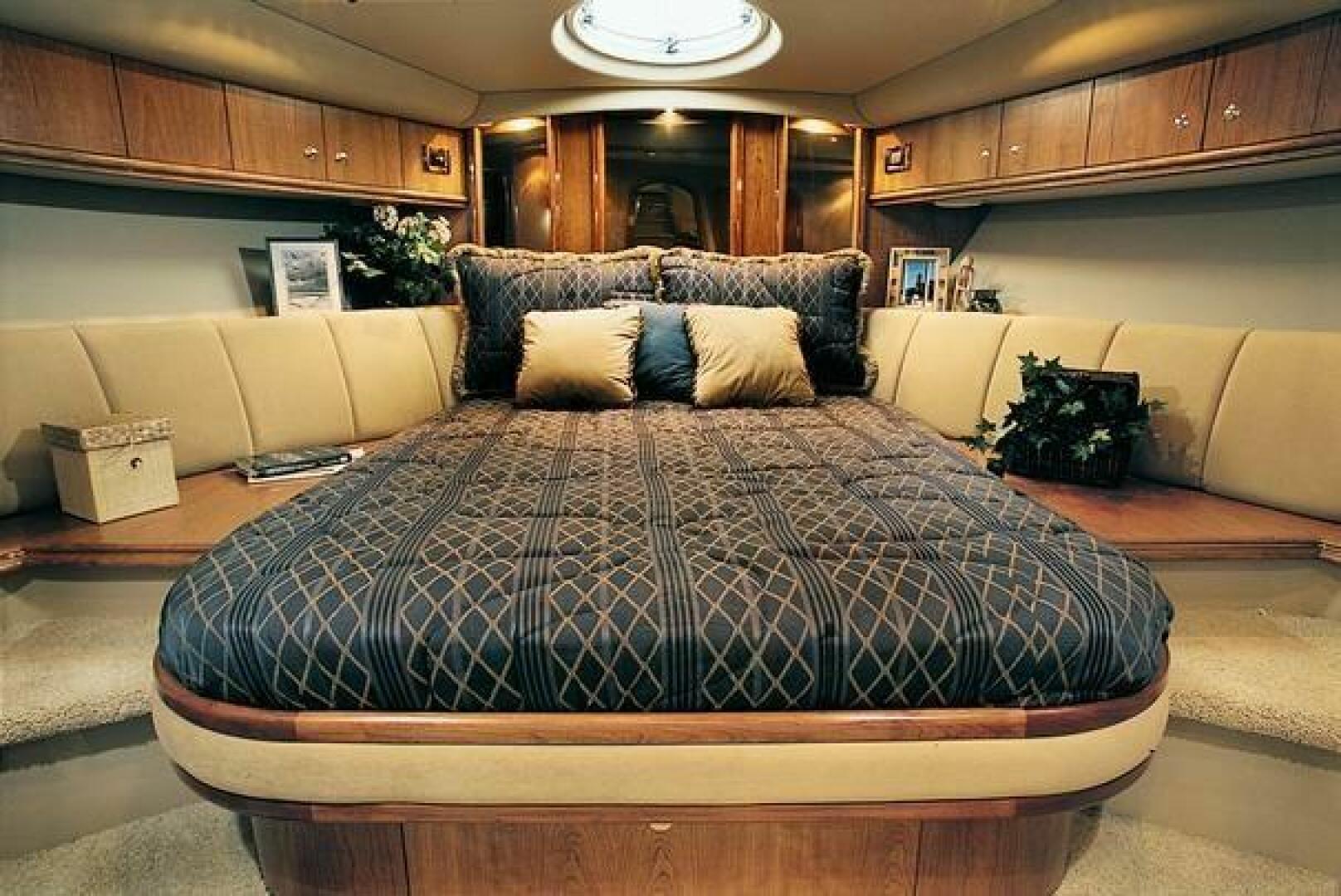 Slide: The Image of Cruisers Yachts 4450 Express Motor Yacht 2001 - 5503810