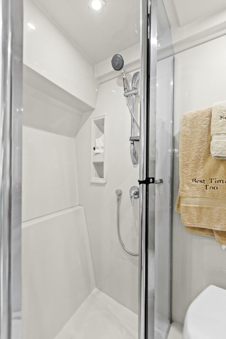 Slide: The Image of 2014 45 Cruisers Yachts Cantius - Best Times Too - 4871275