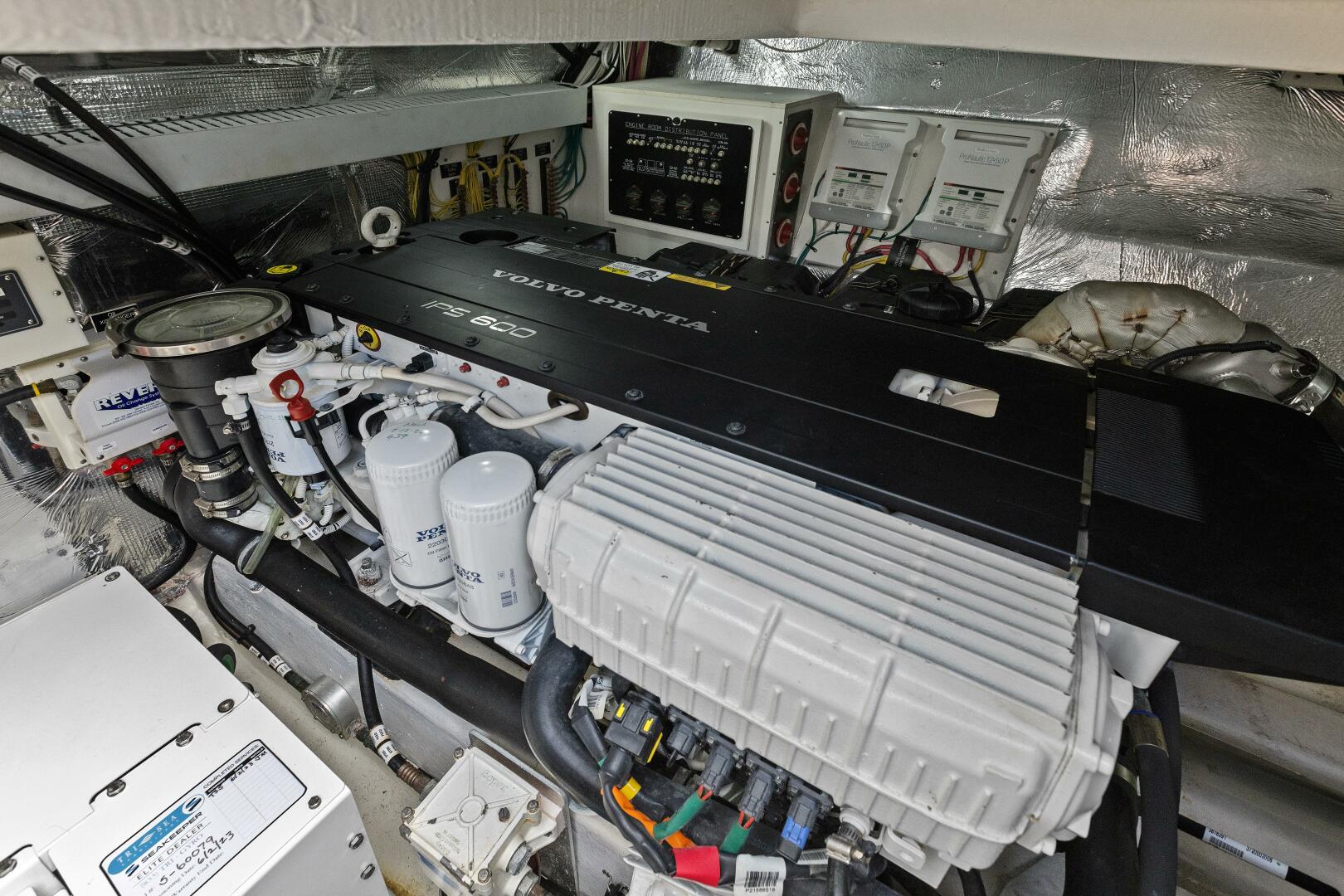 Slide: The Image of 2014 45 Cruisers Yachts Cantius - Best Times Too - 4871325