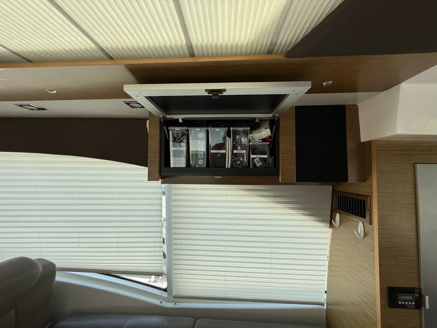 Slide: The Image of Cruisers Yachts 45 Cantius 2014 - 5088108