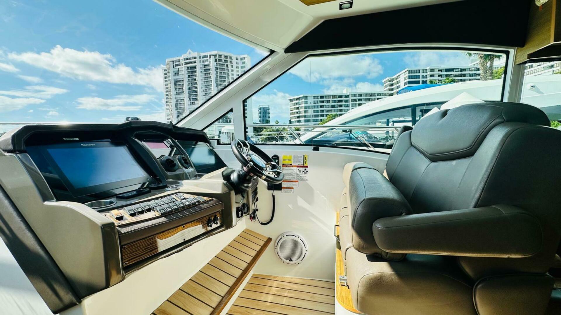 Slide: The Image of Cruisers Yachts 45 Cantius 2014 - 5088109