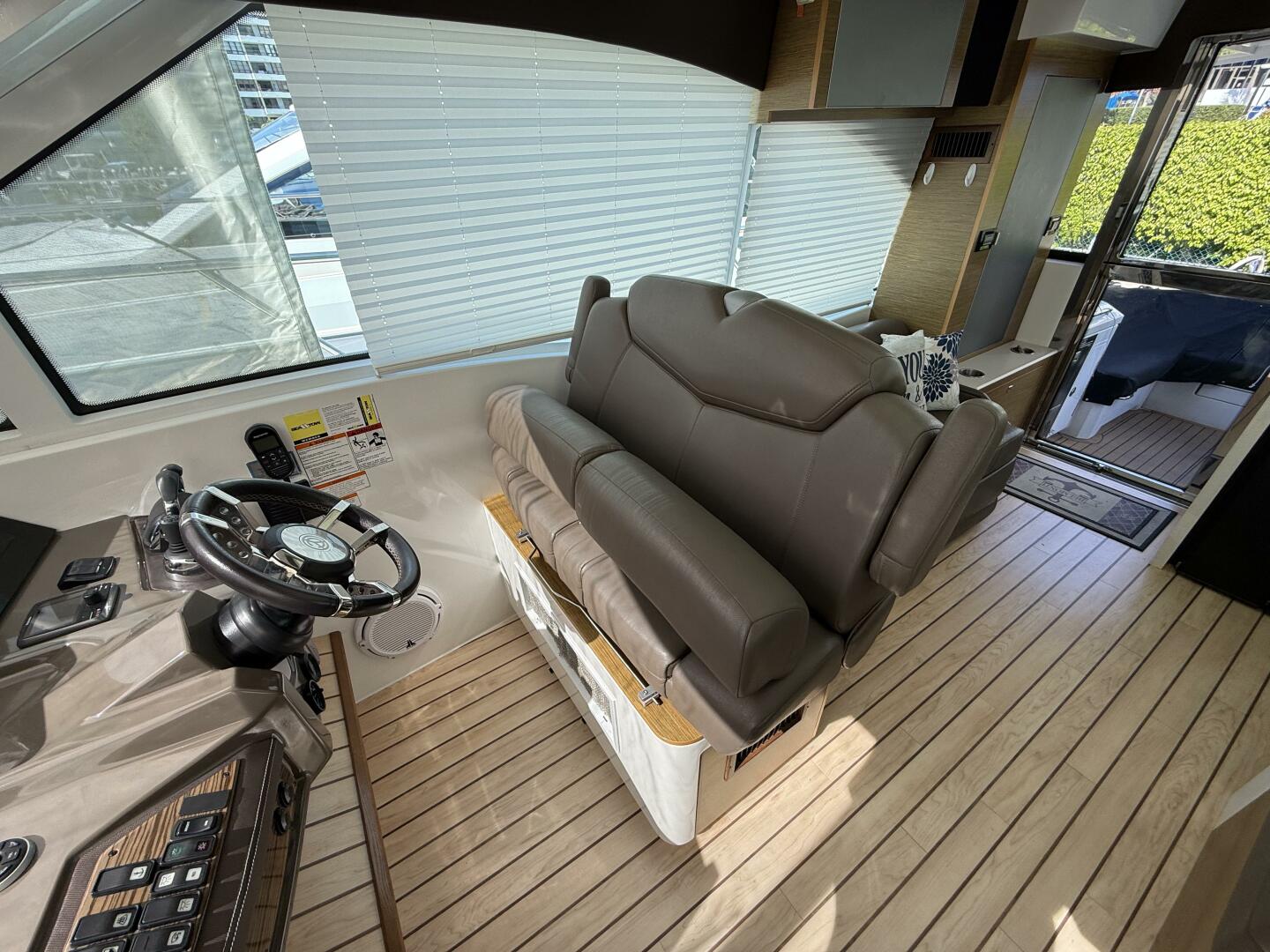 Slide: The Image of Cruisers Yachts 45 Cantius 2014 - 5088111