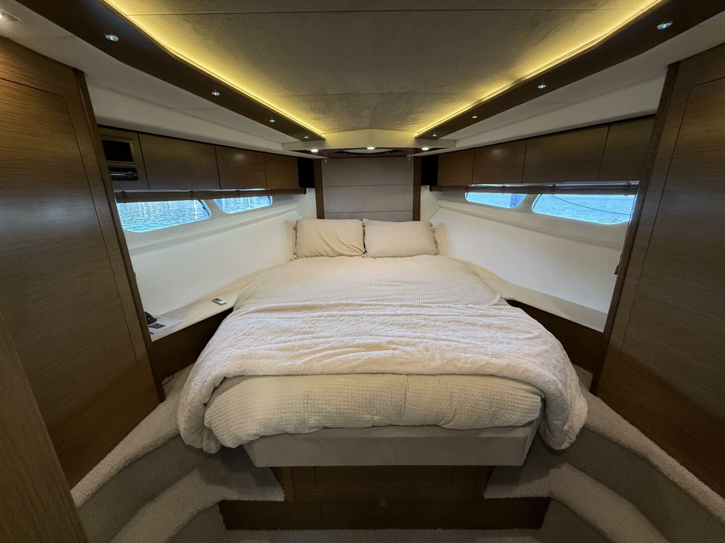 Slide: The Image of Cruisers Yachts 45 Cantius 2014 - 5088114