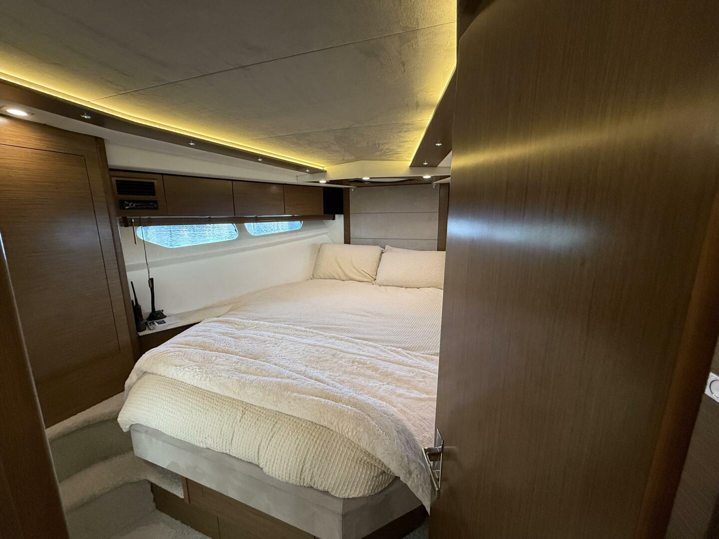 Slide: The Image of Cruisers Yachts 45 Cantius 2014 - 5088134