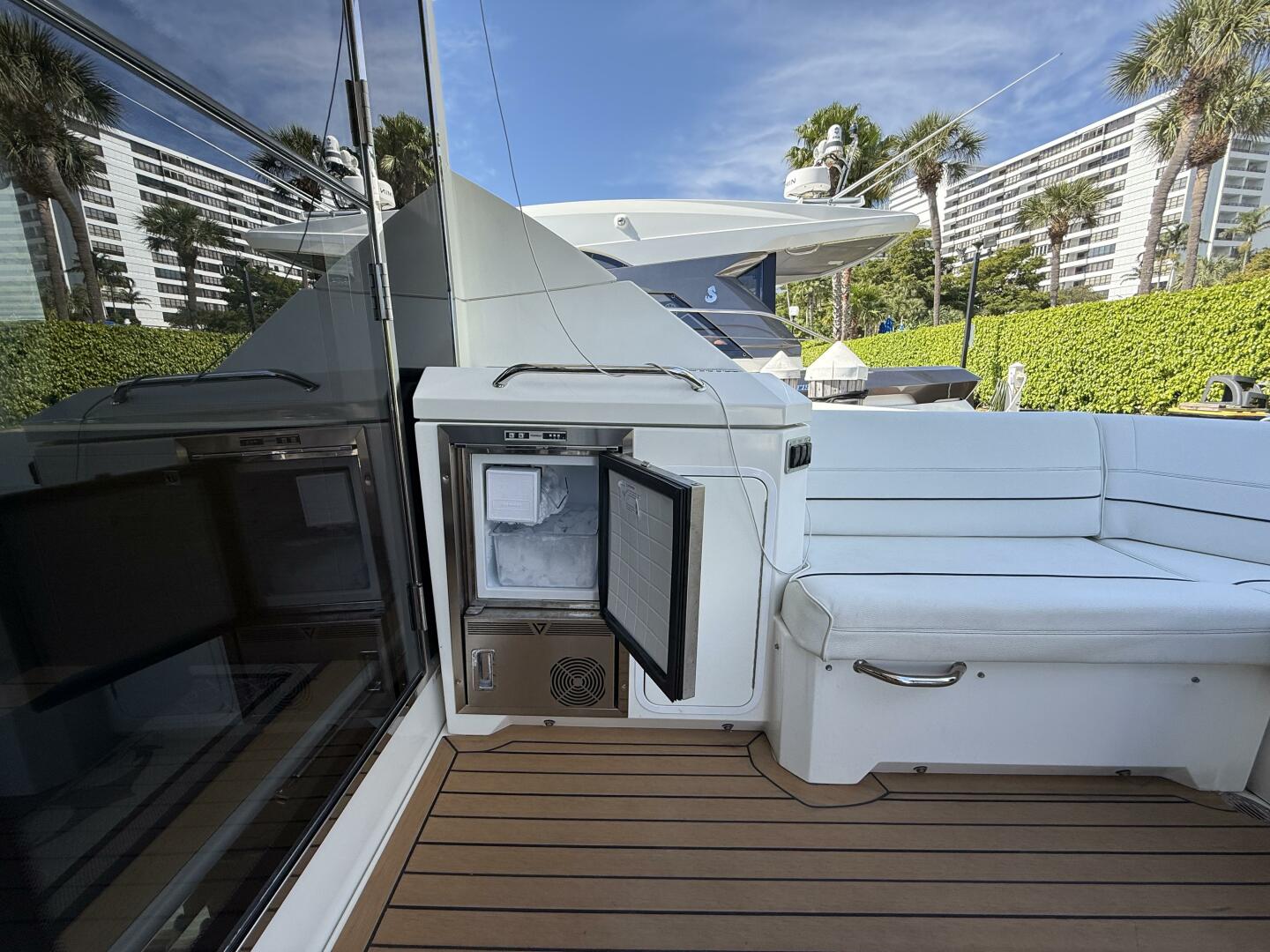Slide: The Image of Cruisers Yachts 45 Cantius 2014 - 5088155