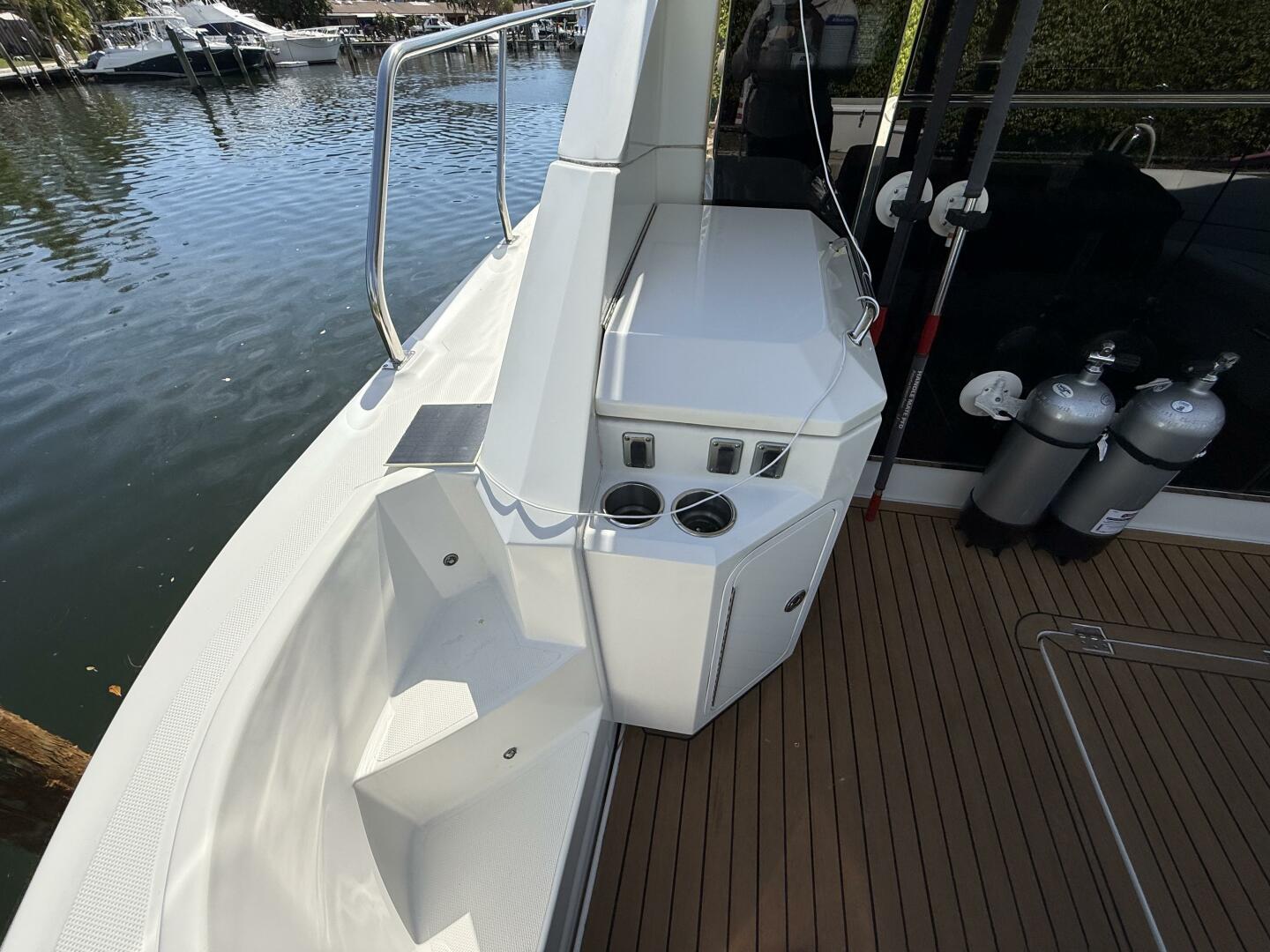 Slide: The Image of Cruisers Yachts 45 Cantius 2014 - 5088159
