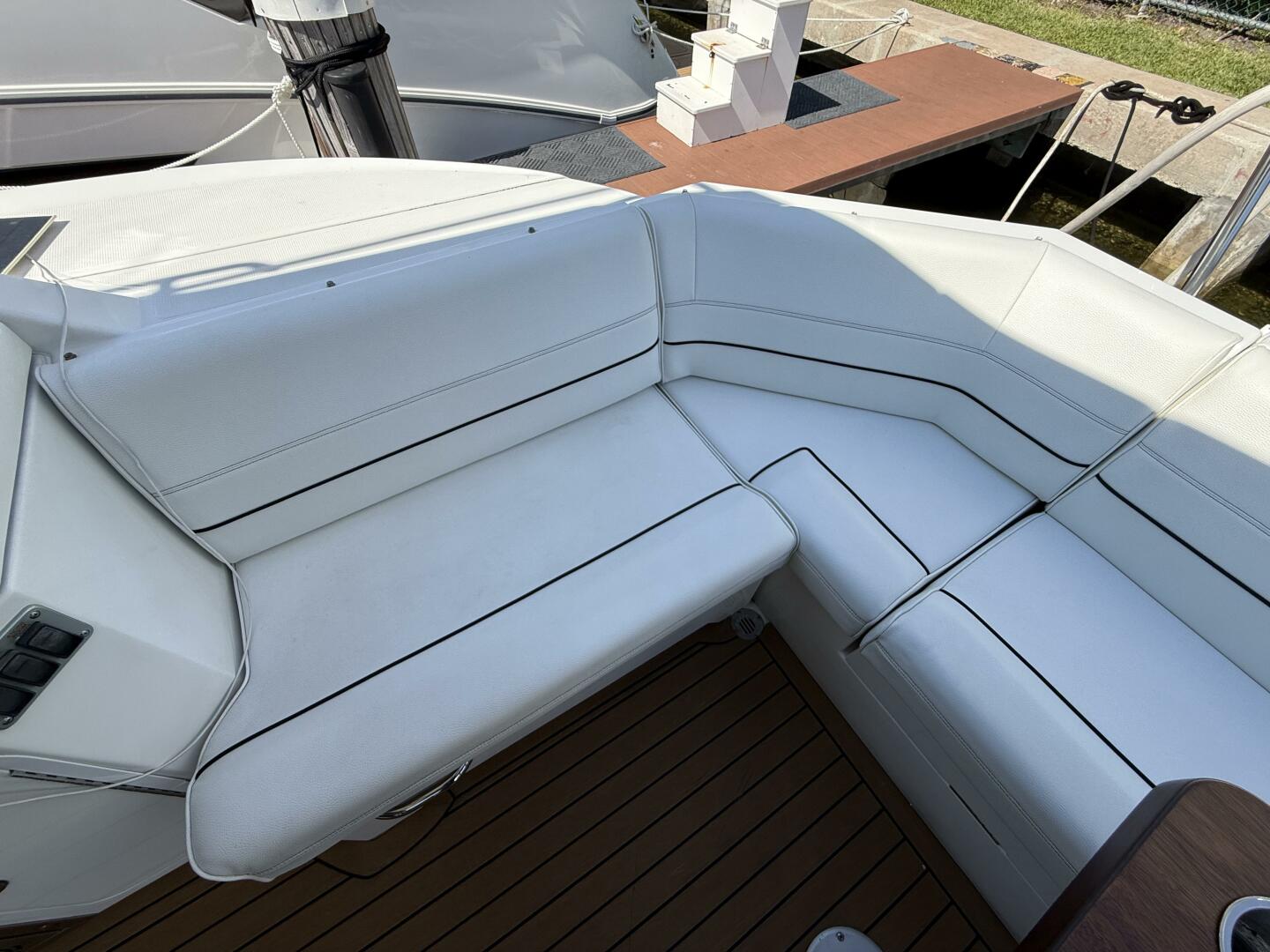 Slide: The Image of Cruisers Yachts 45 Cantius 2014 - 5088167