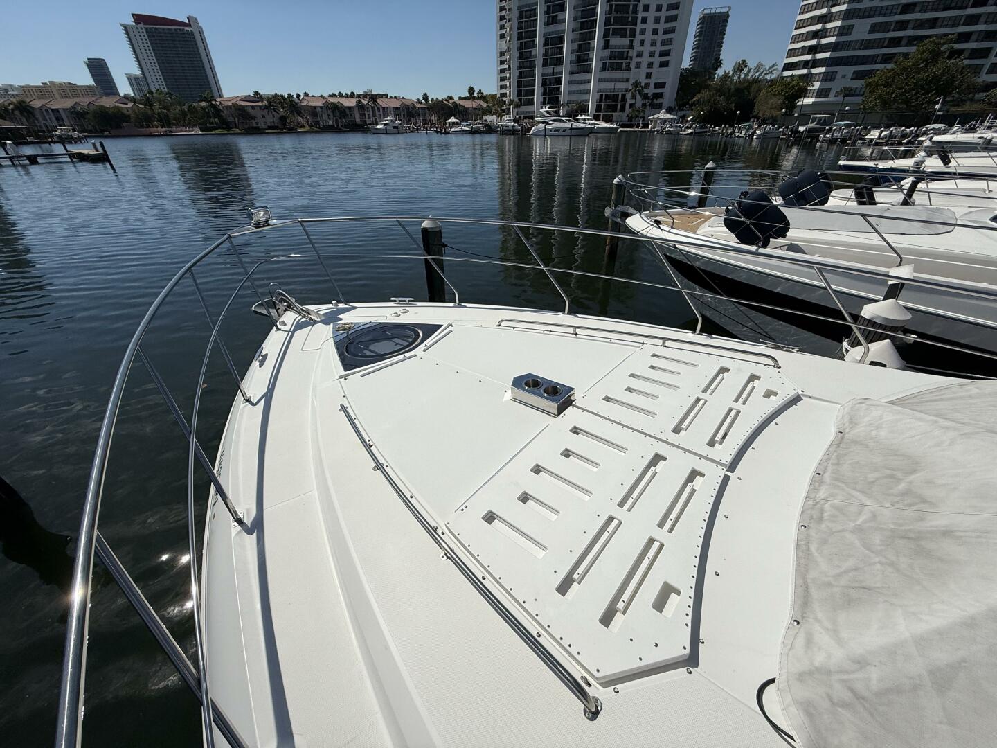 Slide: The Image of Cruisers Yachts 45 Cantius 2014 - 5088175