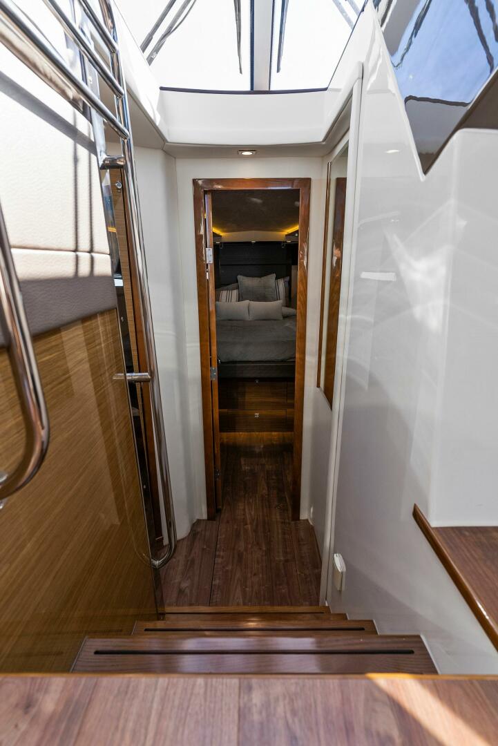 Slide: The Image of 2018 Cruisers 45 Cantius 'Royal Speerit III' Companionway - 4007874