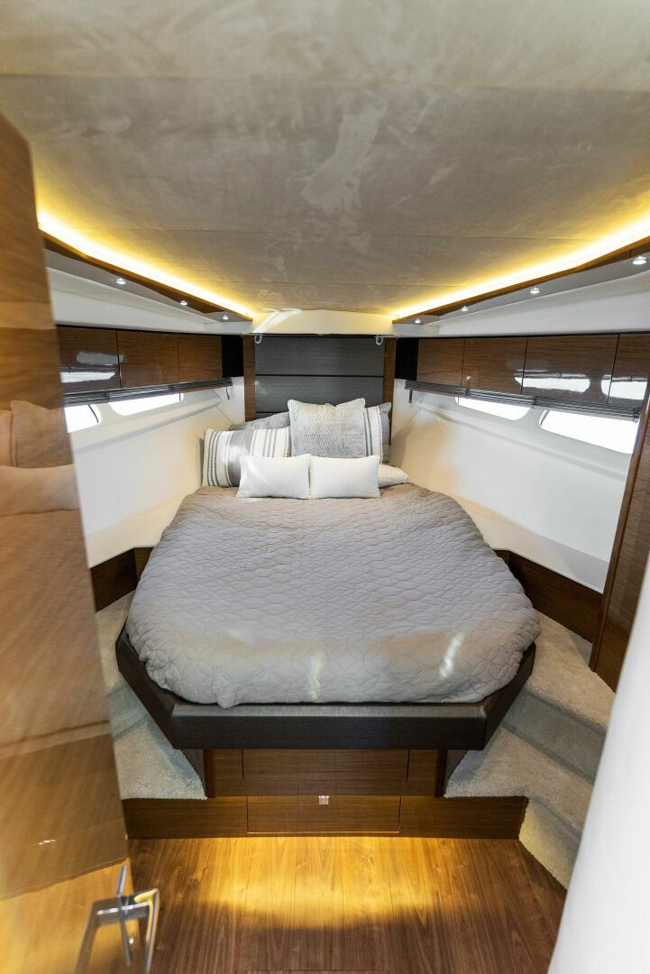 Slide: The Image of 2018 Cruisers 45 Cantius 'Royal Speerit III' - 4007876