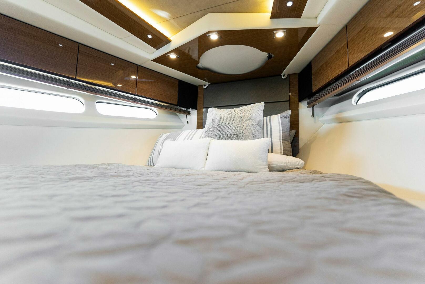 Slide: The Image of 2018 Cruisers 45 Cantius 'Royal Speerit III' - 4007877