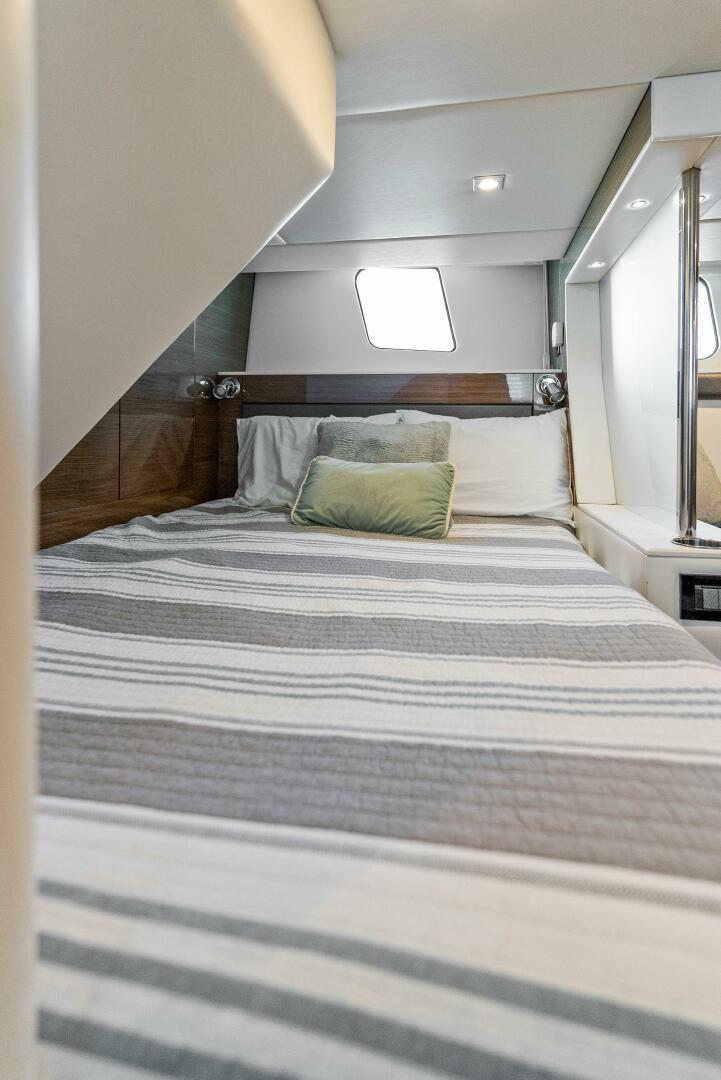 Slide: The Image of 2018 Cruisers 45 Cantius 'Royal Speerit III' - 4007881