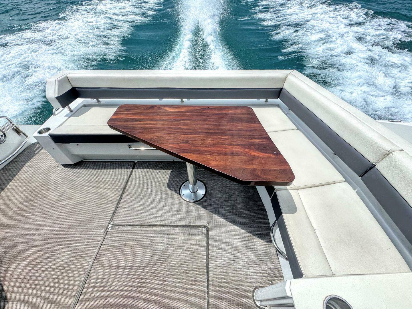 Slide: The Image of Cruisers Yachts 46 Cantius 2019 - 5488937