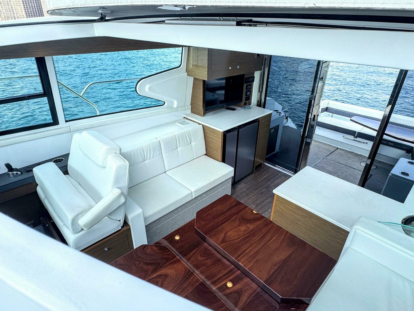 Slide: The Image of Cruisers Yachts 46 Cantius 2019 - 5488948