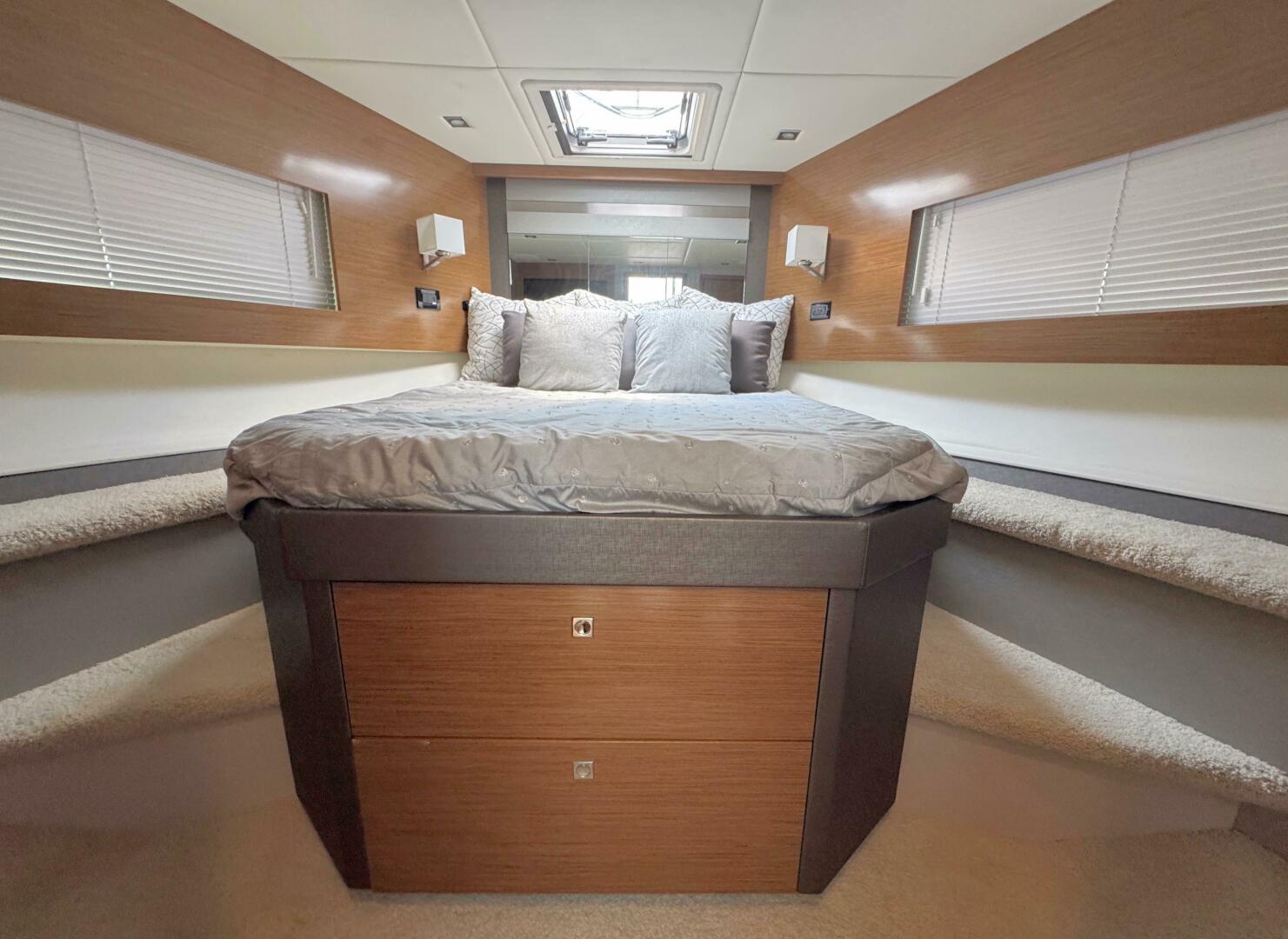 Slide: The Image of Cruisers Yachts 46 Cantius 2019 - 5488962