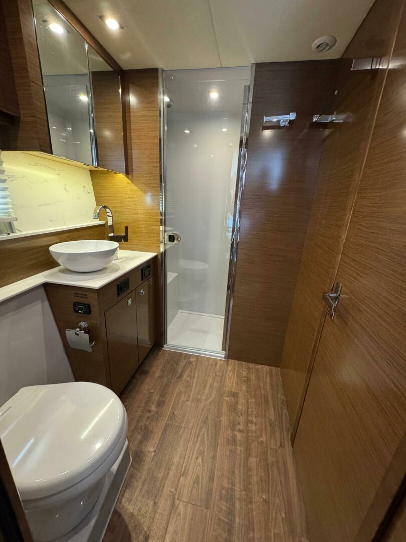 Slide: The Image of Cruisers Yachts 46 Cantius 2019 - 5488967