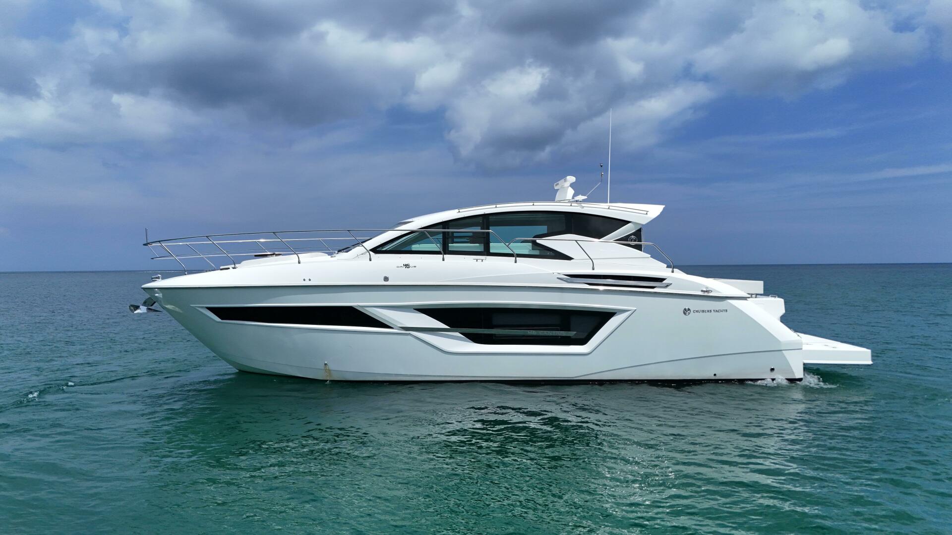 Slide: The Image of Cruisers Yachts 46 Cantius 2019 - 5488972