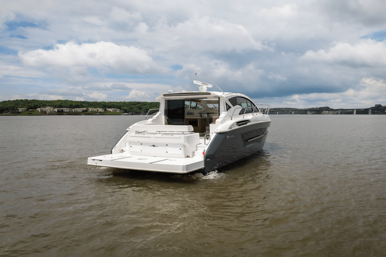 Slide: The Image of Cruisers Yachts 46 Cantius 2025 - 10