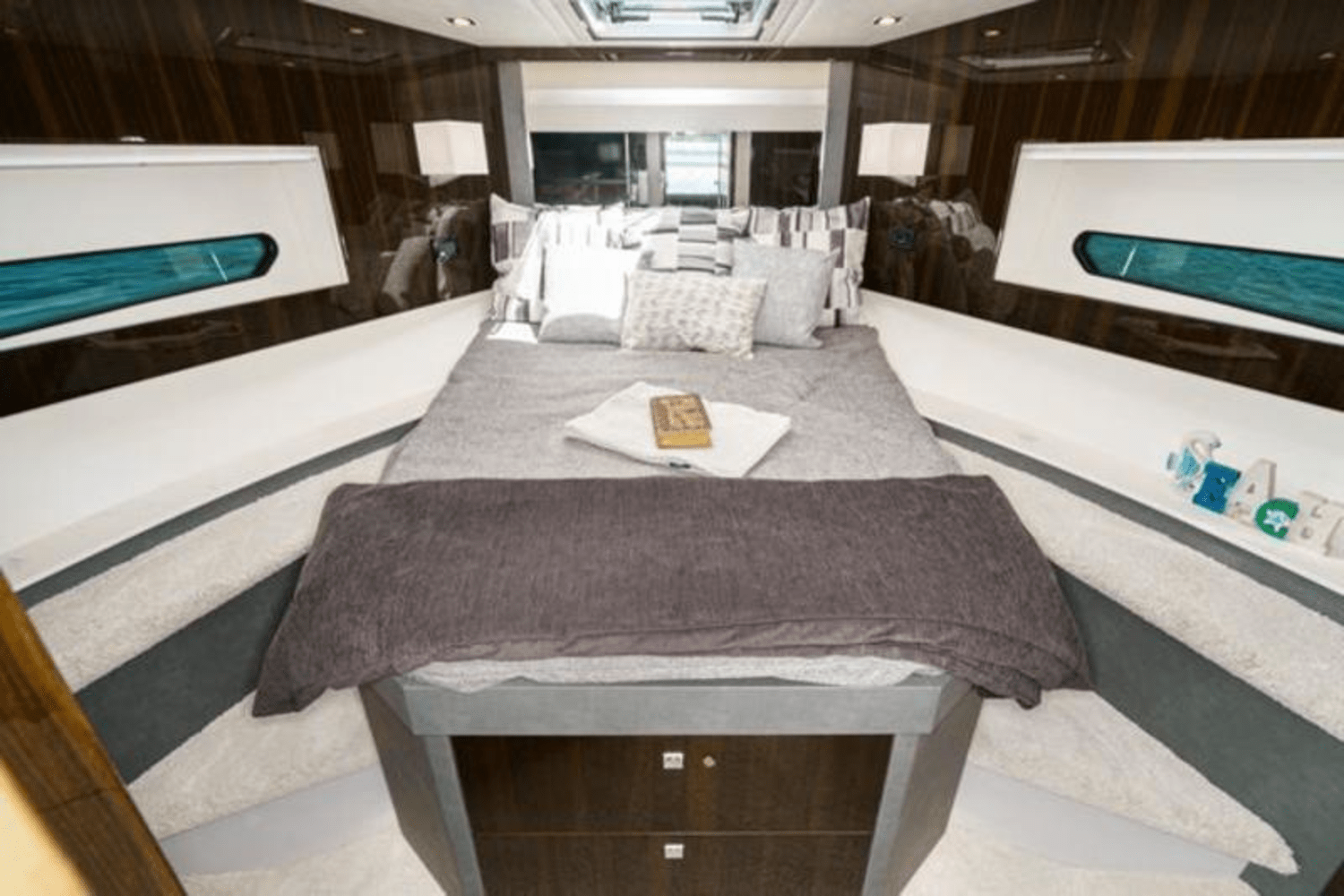Slide: The Image of Cruisers Yachts 46 Cantius 2025 - 17