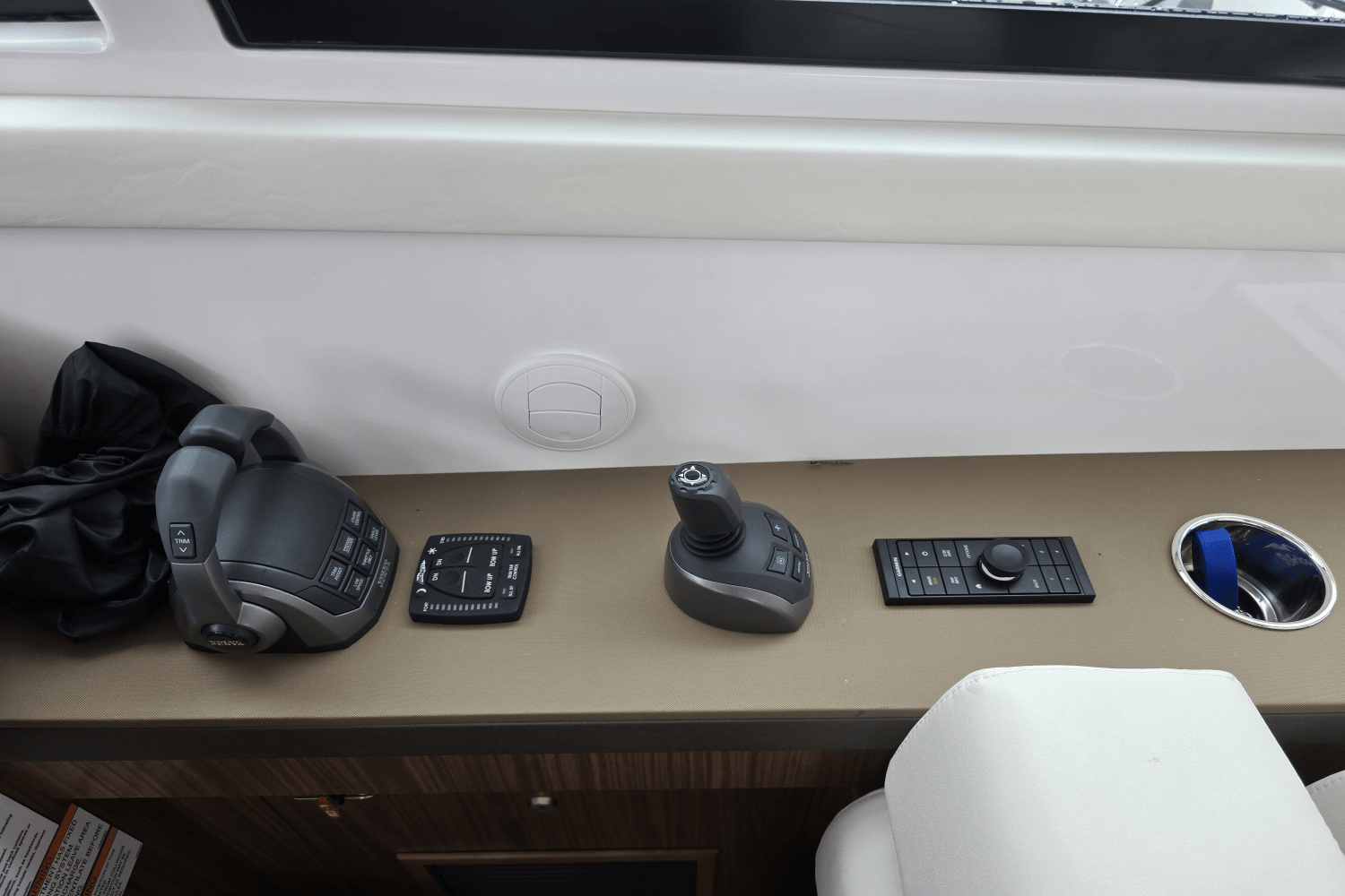 Slide: The Image of Cruisers Yachts 46 Cantius 2025 - 20