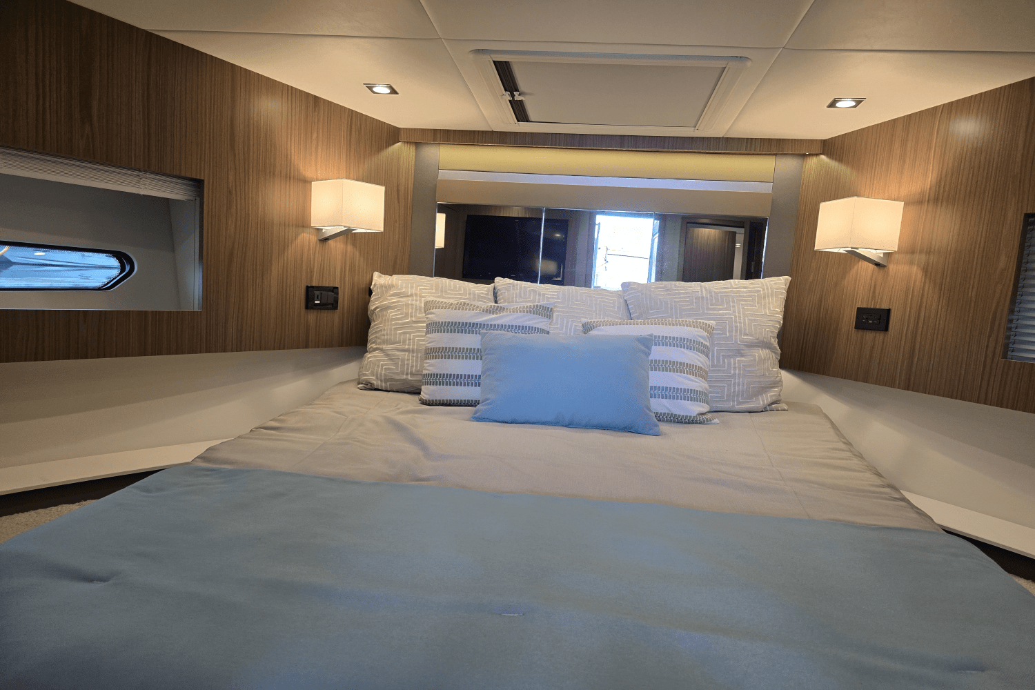 Slide: The Image of Cruisers Yachts 46 Cantius 2025 - 22