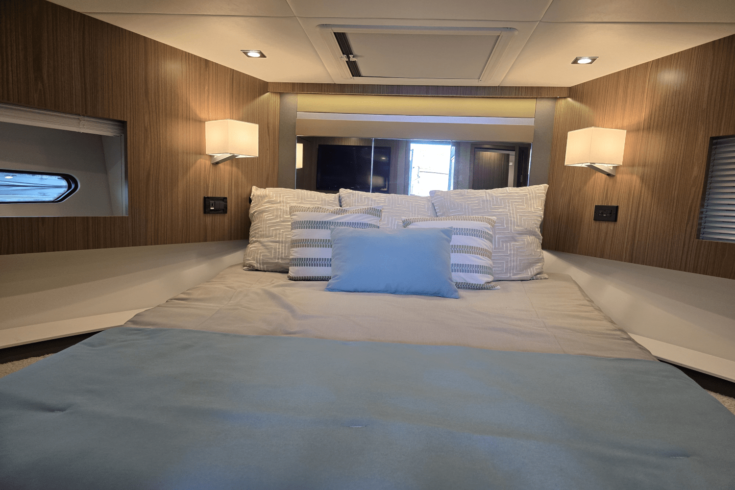 Slide: The Image of Cruisers Yachts 46 Cantius 2025 - 23