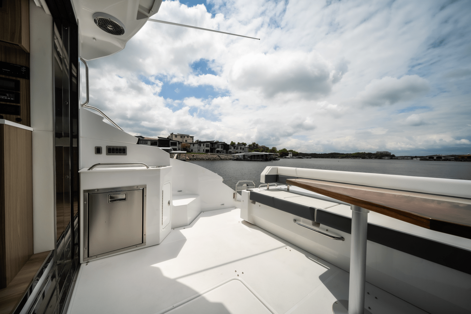 Slide: The Image of Cruisers Yachts 46 Cantius 2025 - 30