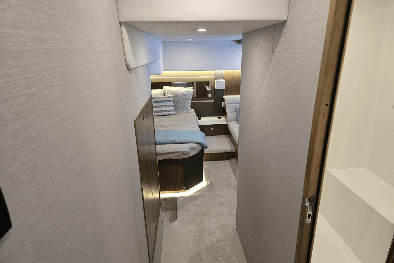 Slide: The Image of Cruisers Yachts 46 Cantius 2025 - 31