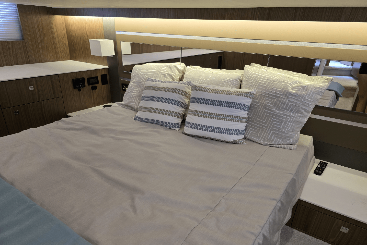 Slide: The Image of Cruisers Yachts 46 Cantius 2025 - 37