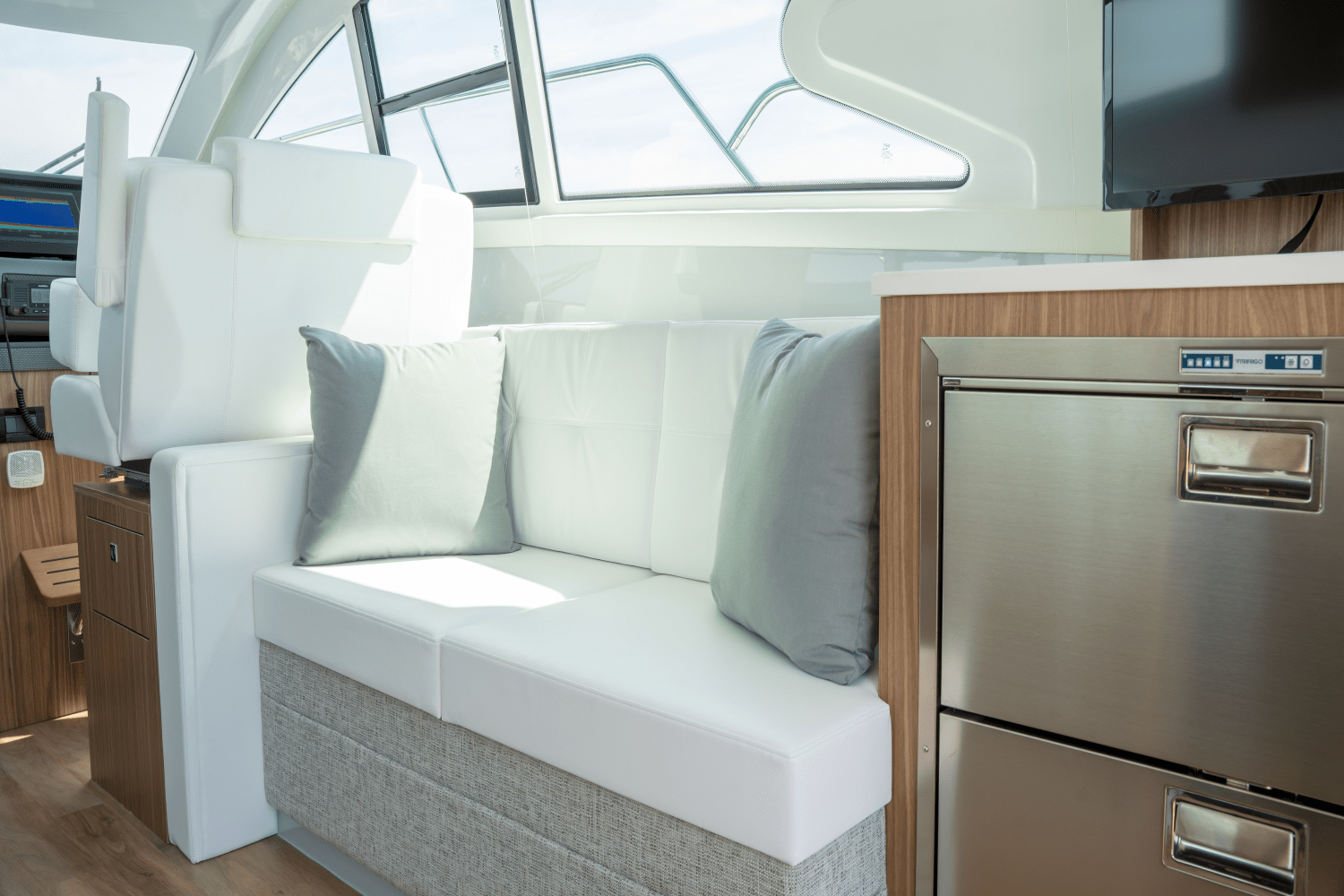 Slide: The Image of Cruisers Yachts 46 Cantius 2025 - 39