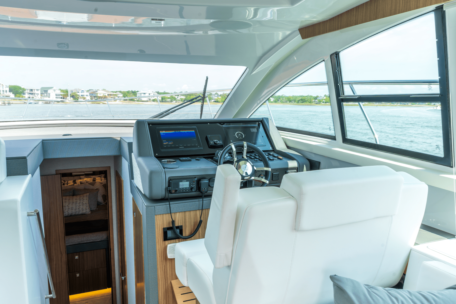 Slide: The Image of Cruisers Yachts 46 Cantius 2025 - 41