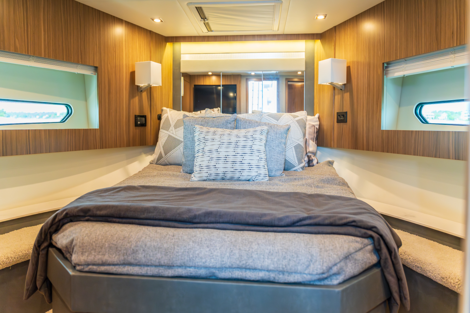 Slide: The Image of Cruisers Yachts 46 Cantius 2025 - 44