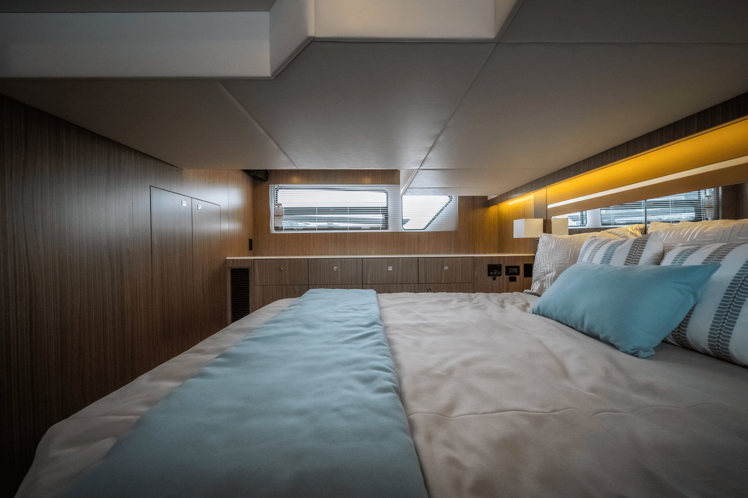 Slide: The Image of Cruisers Yachts 46 Cantius 2025 - 45