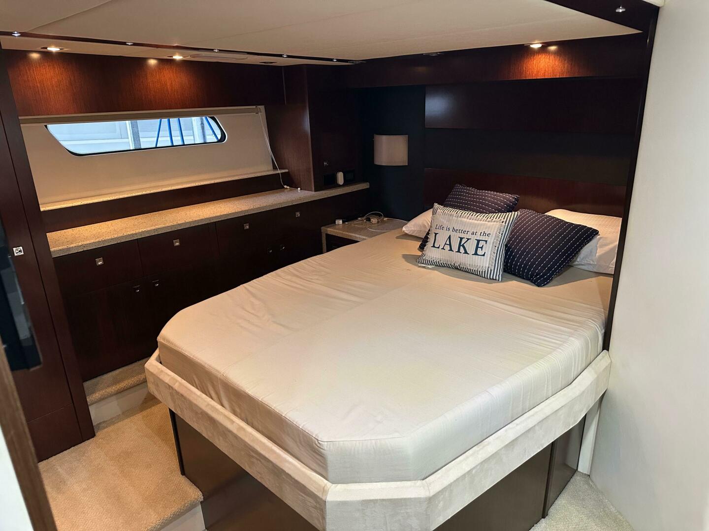 Slide: The Image of Cruisers Yachts 48 Cantius 2012 - 5001604