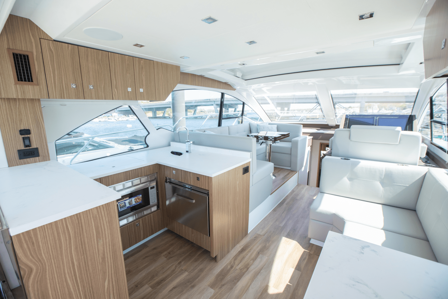 Slide: The Image of Cruisers Yachts 50 Cantius 2024 - 28