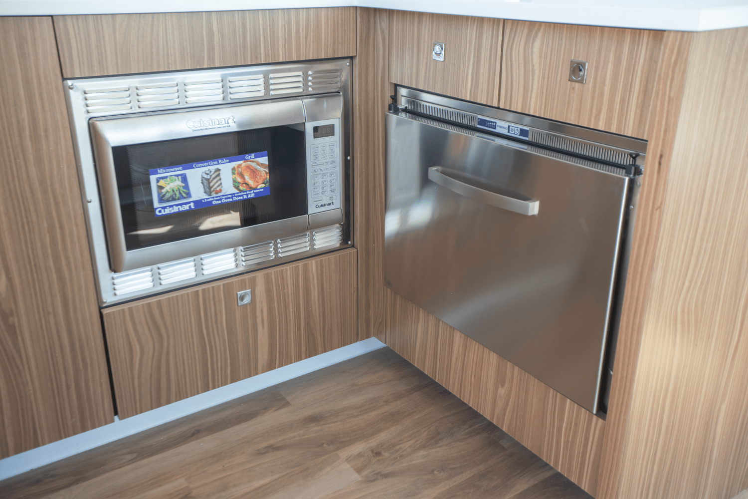 Slide: The Image of Cruisers Yachts 50 Cantius 2024 - 30