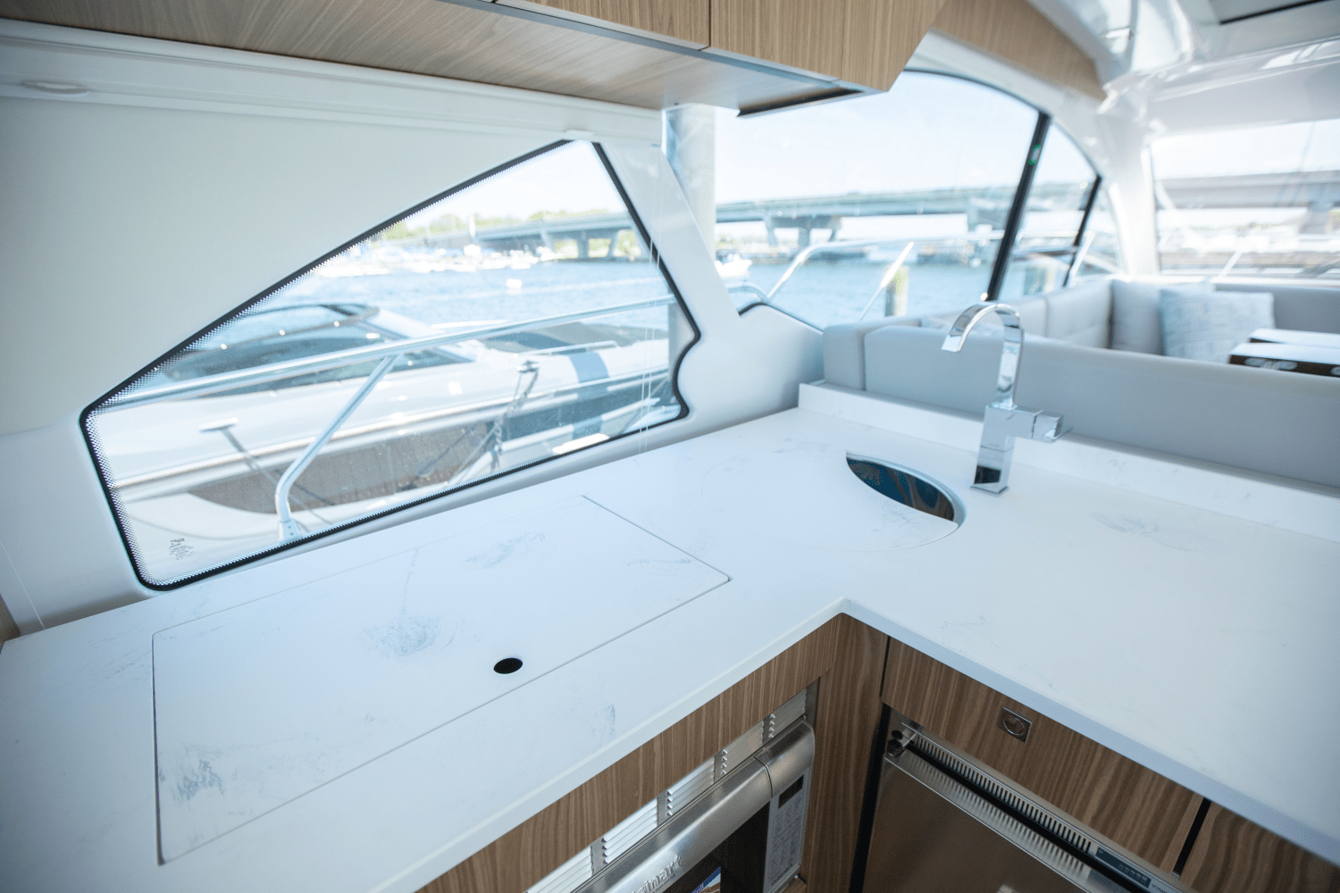 Slide: The Image of Cruisers Yachts 50 Cantius 2024 - 31