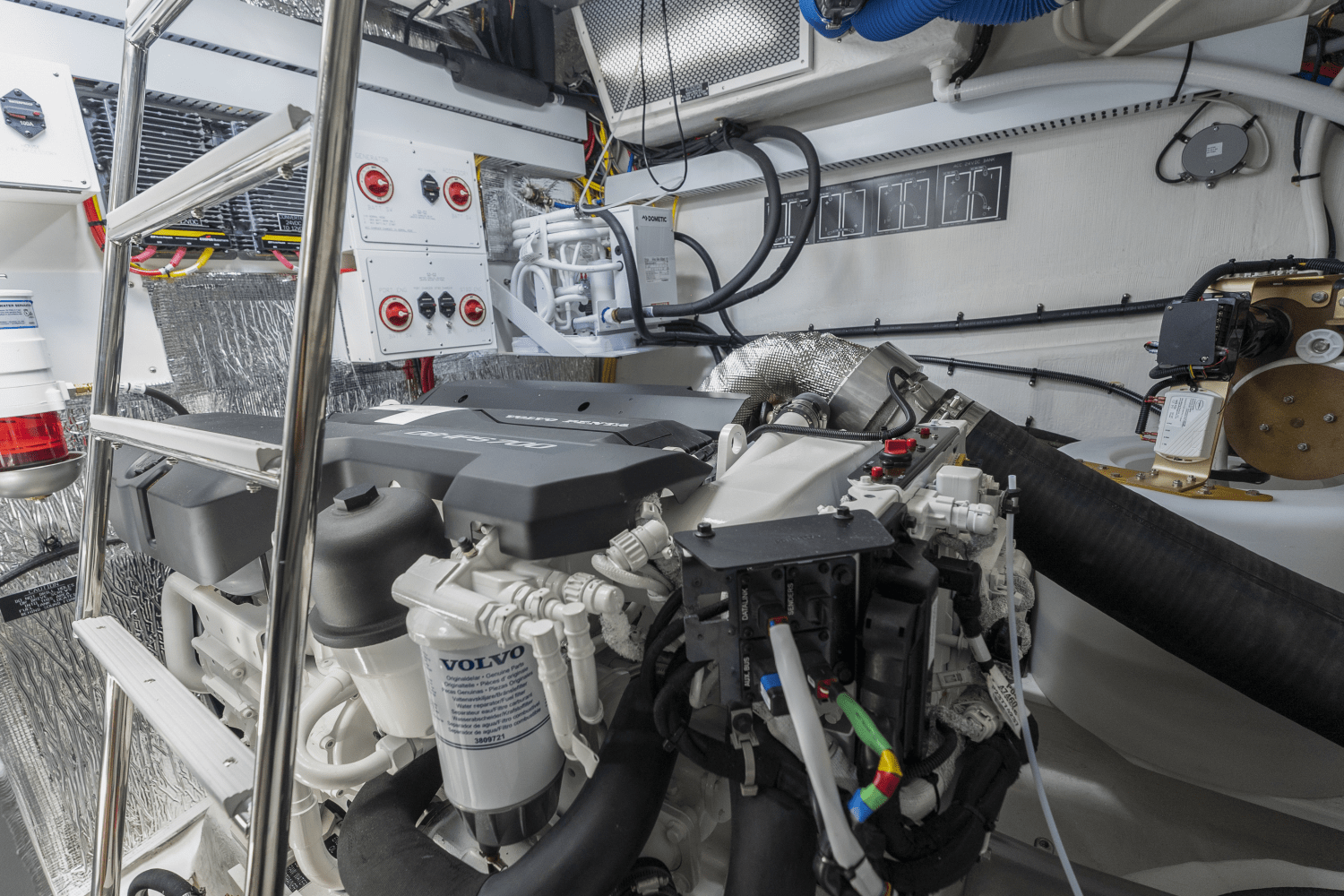 Slide: The Image of Cruisers Yachts 50 Cantius 2024 - 35