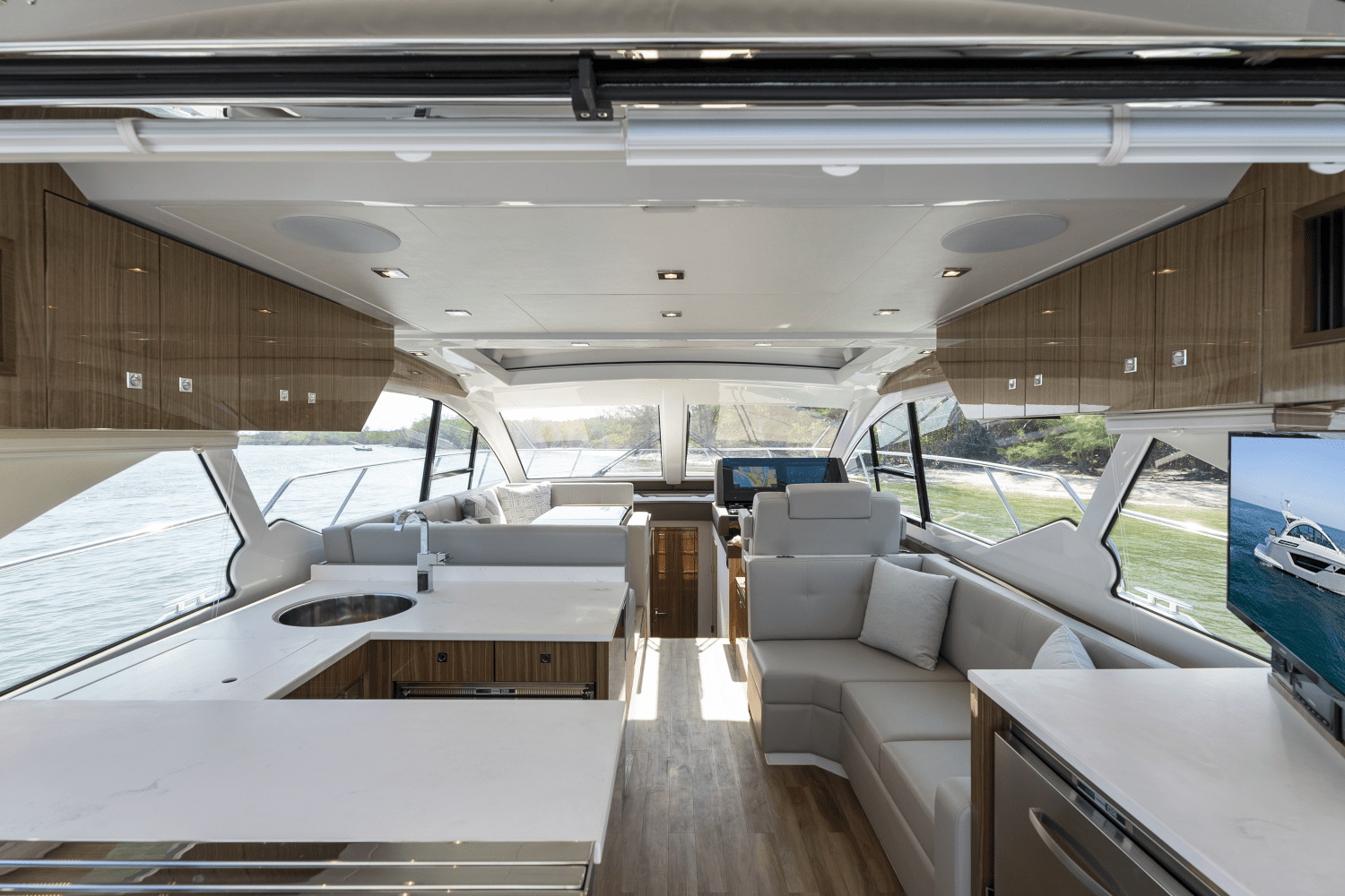 Slide: The Image of Cruisers Yachts 50 Cantius 2024 - 4