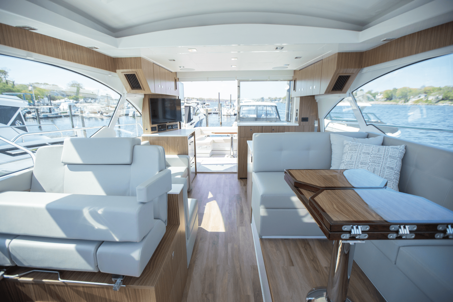 Slide: The Image of Cruisers Yachts 50 Cantius 2024 - 44