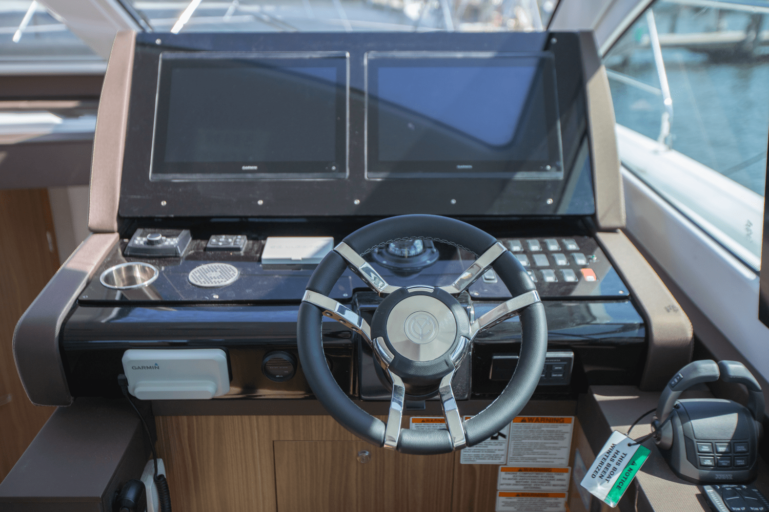 Slide: The Image of Cruisers Yachts 50 Cantius 2024 - 47