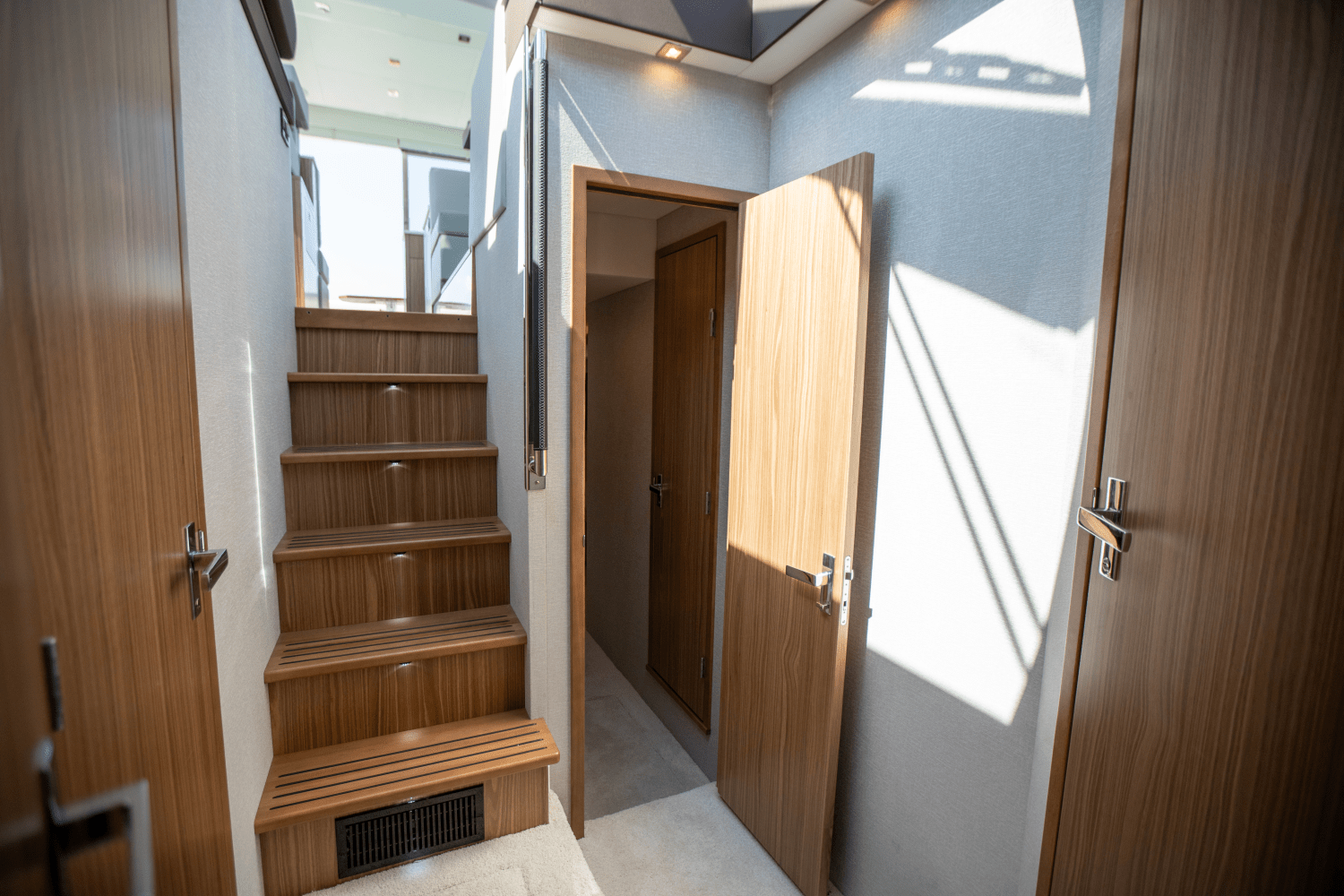 Slide: The Image of Cruisers Yachts 50 Cantius 2024 - 55