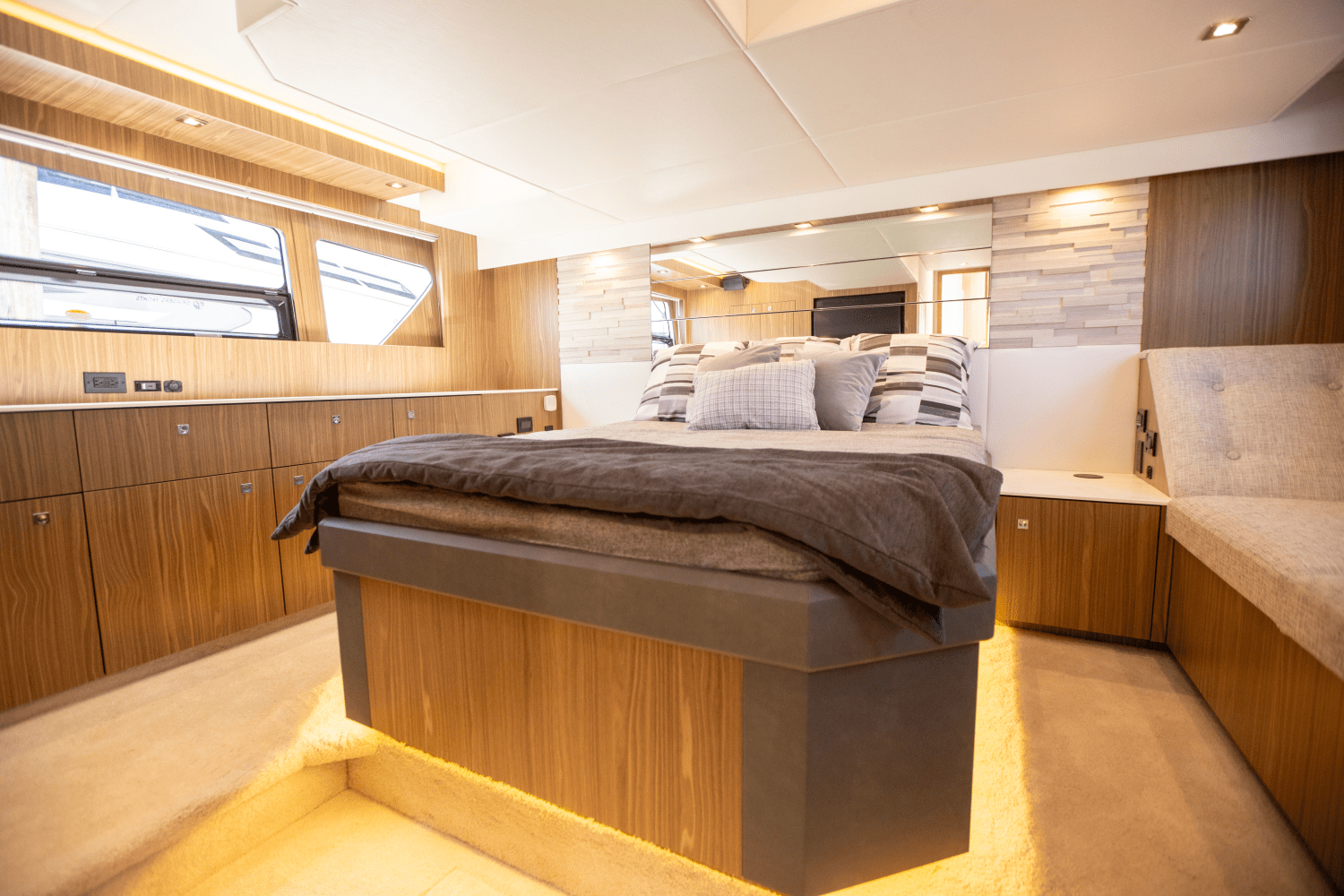 Slide: The Image of Cruisers Yachts 50 Cantius 2024 - 57