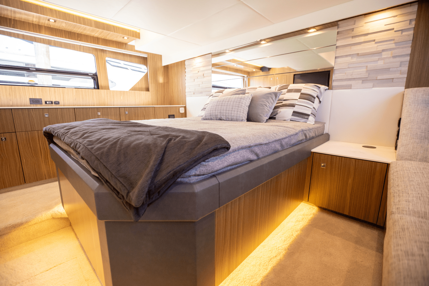 Slide: The Image of Cruisers Yachts 50 Cantius 2024 - 58