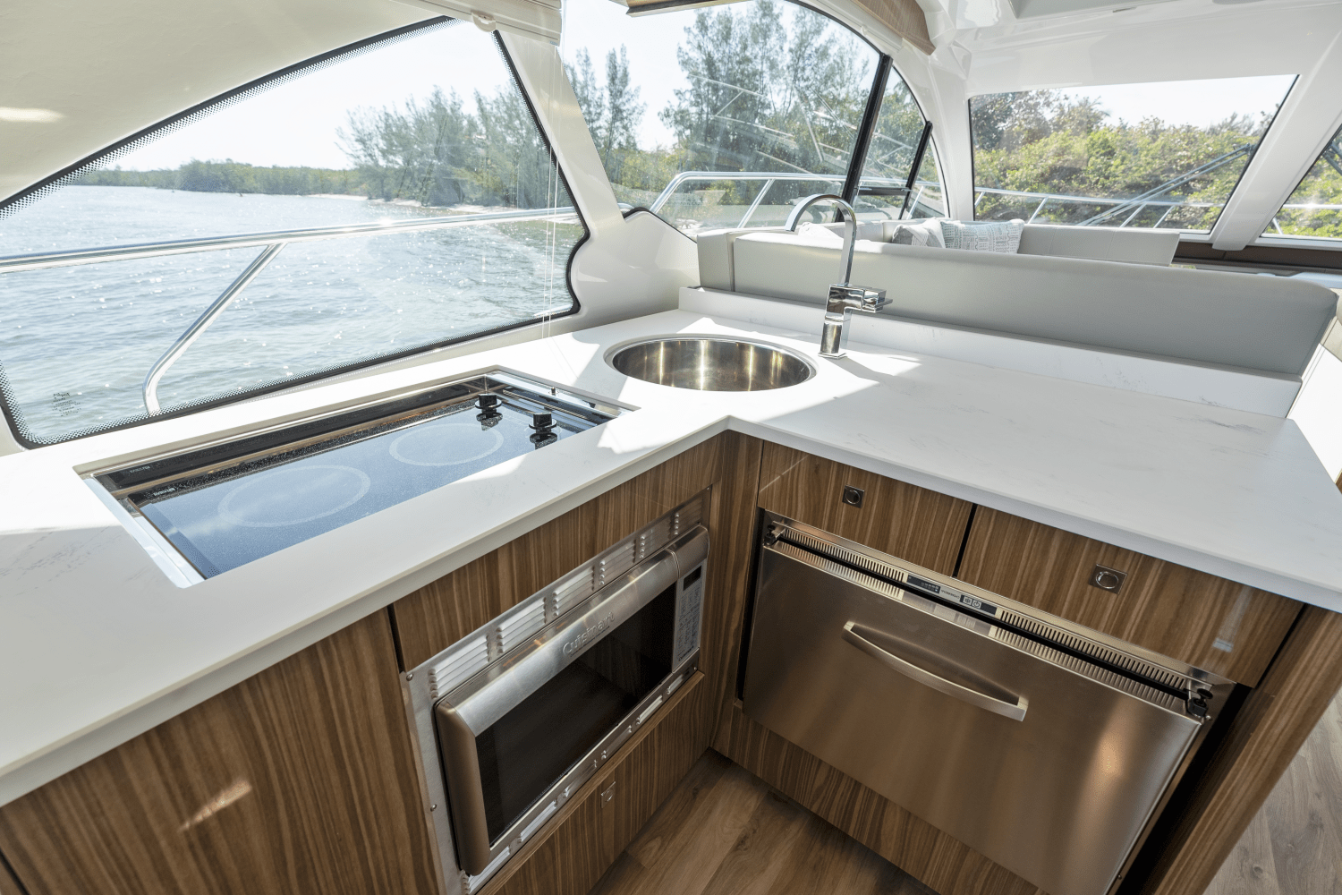 Slide: The Image of Cruisers Yachts 50 Cantius 2024 - 6