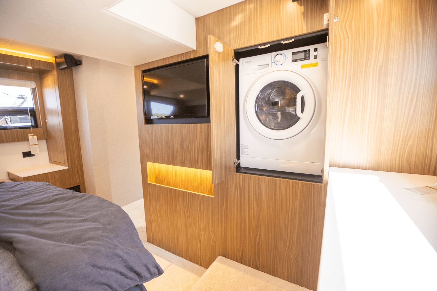 Slide: The Image of Cruisers Yachts 50 Cantius 2024 - 64