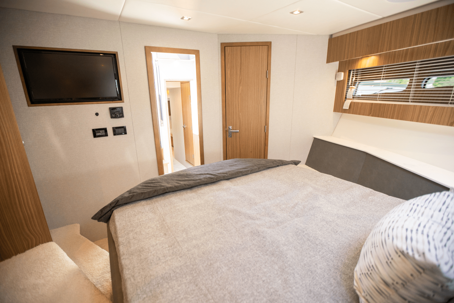 Slide: The Image of Cruisers Yachts 50 Cantius 2024 - 71