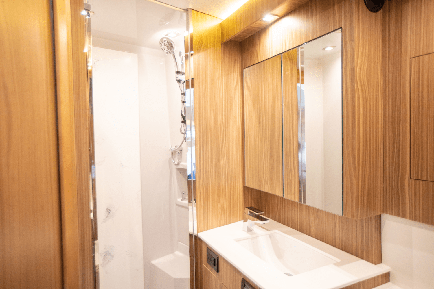 Slide: The Image of Cruisers Yachts 50 Cantius 2024 - 75