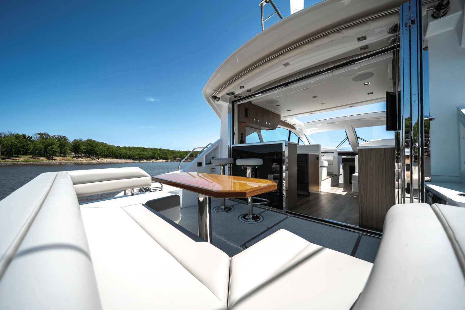 Slide: The Image of Cruisers Yachts 50 Cantius 2025 - 19