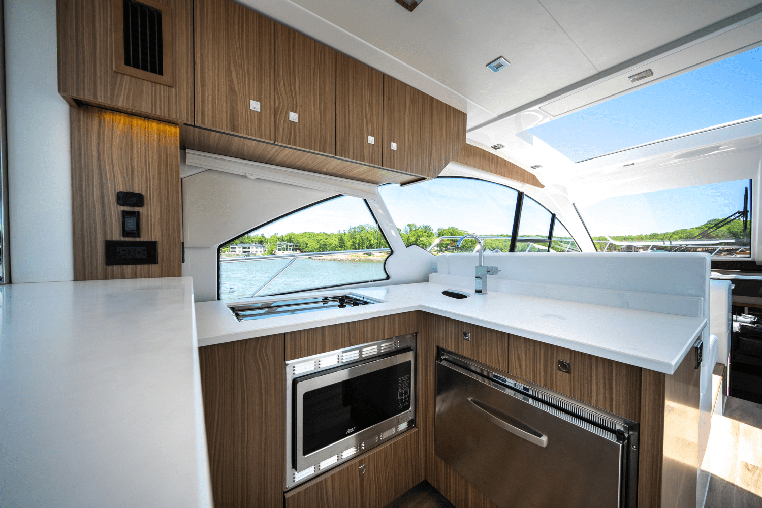 Slide: The Image of Cruisers Yachts 50 Cantius 2025 - 31